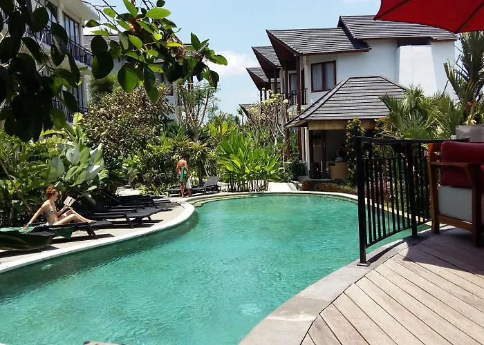 Bakung And Hotel 3*